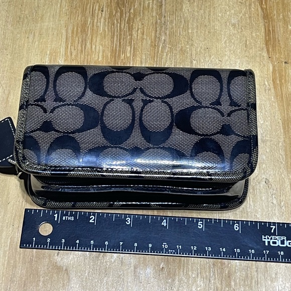 Coach cosmetic case w/mirror black logo - Picture 9 of 12
